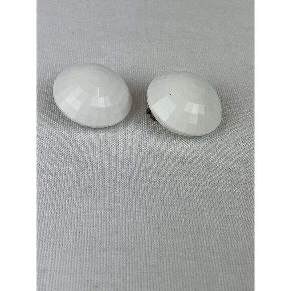 Vintage 80s West Germany White Faceted Plastic Clip On Fashion Earrings Round - Picture 4 of 8